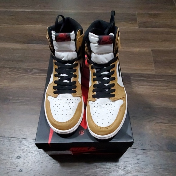 Shoes - Picture 3 of 5